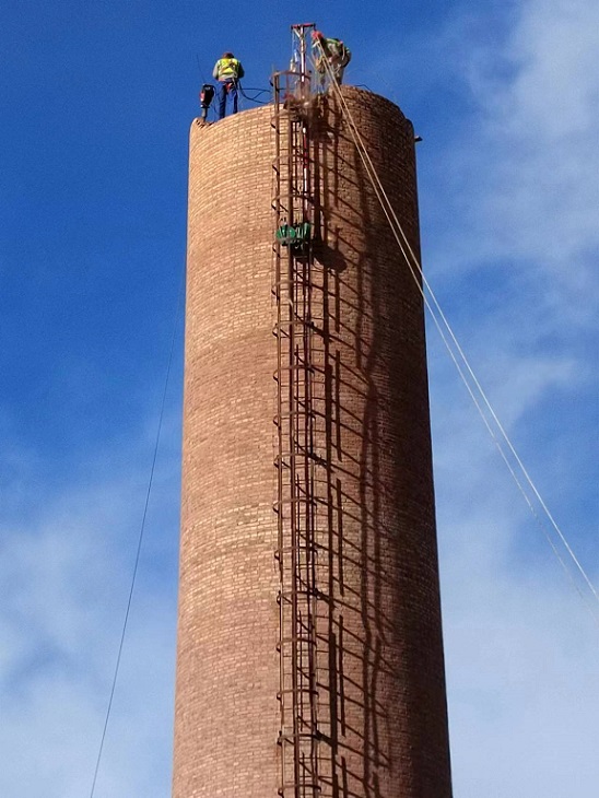 铜川烟囱拆除公司:选择合适的方案,安全环保的拆除