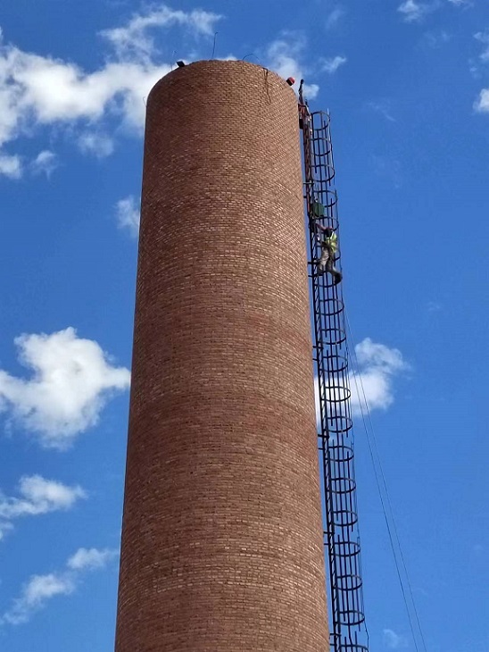黄石烟囱拆除公司:绿色拆除,保障安全高效拆除